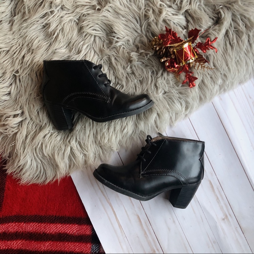 Natural Soul Black Lace-Up Ankle Boots!